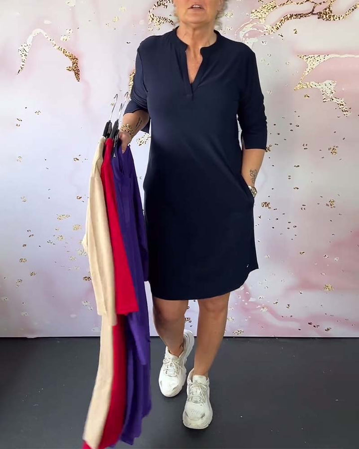 Hanneke™ | Effen jurk met V-hals