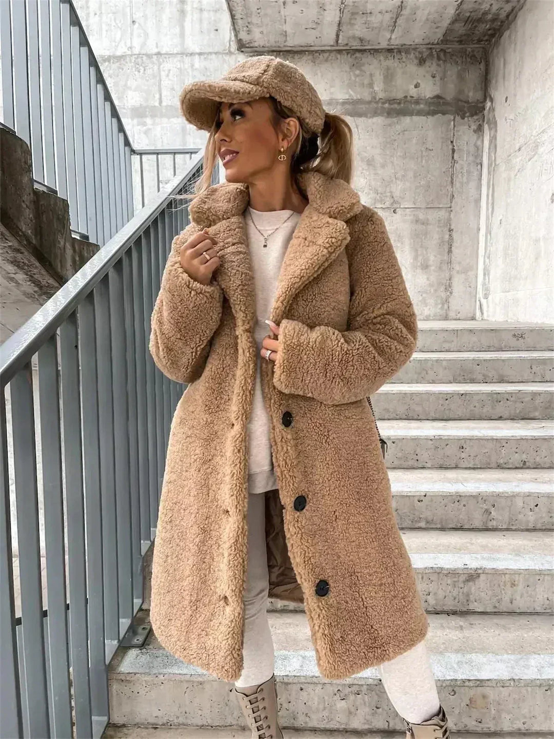 Monica - Stijlvolle Teddy Mantel
