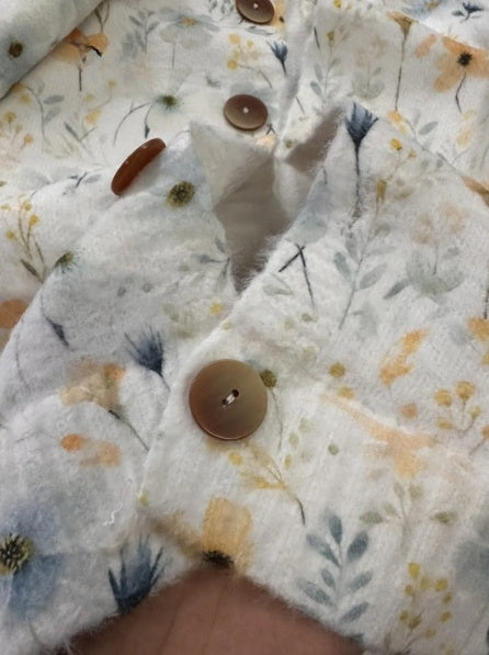 Mooie bloemenprint cardigan met knopen